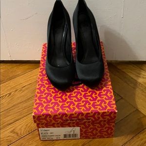 Tory Burch Black Satin pump